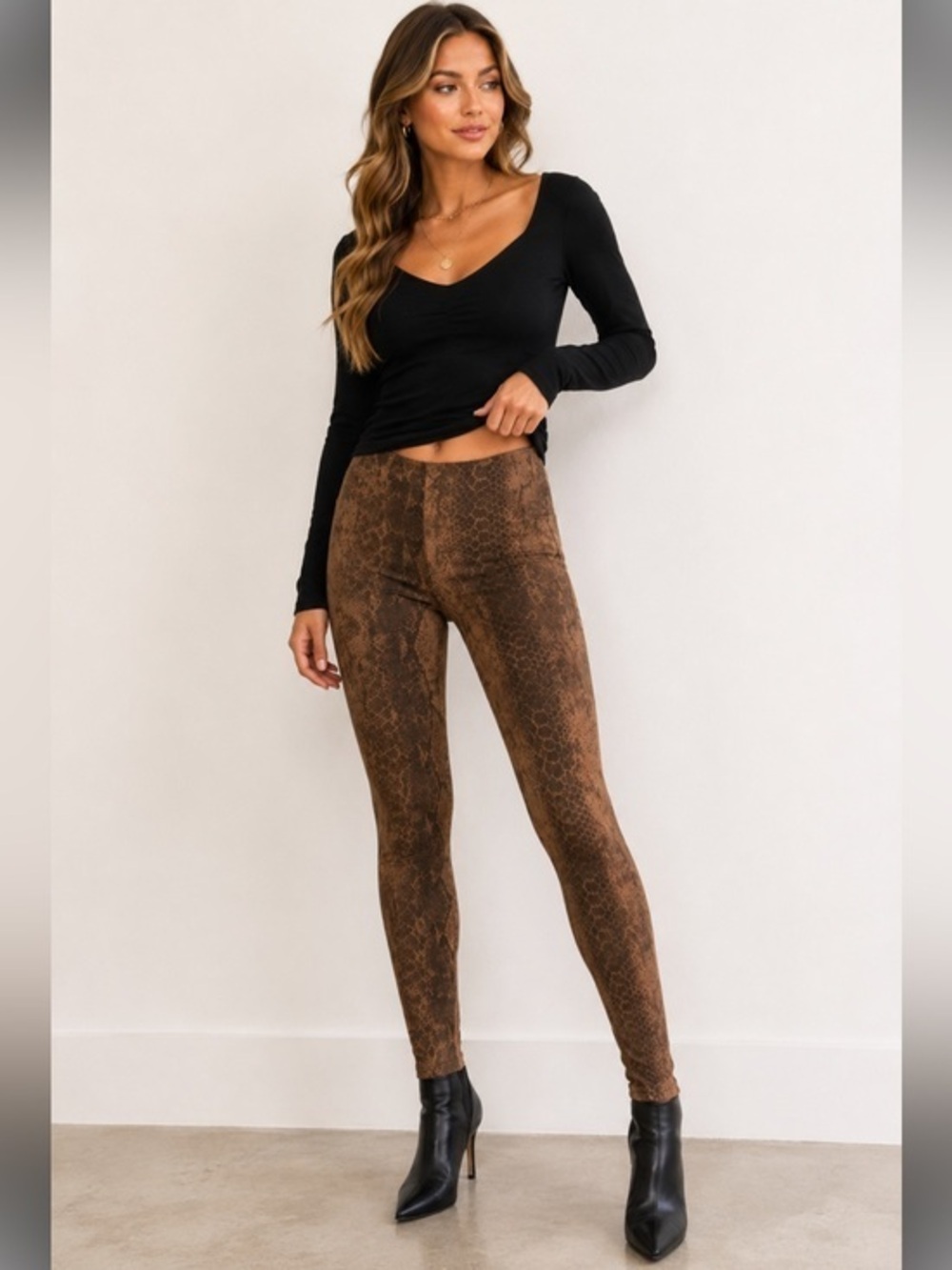 BB Dakota Brown Snake Print Faux Suede Stretch Legging Pants M NWT